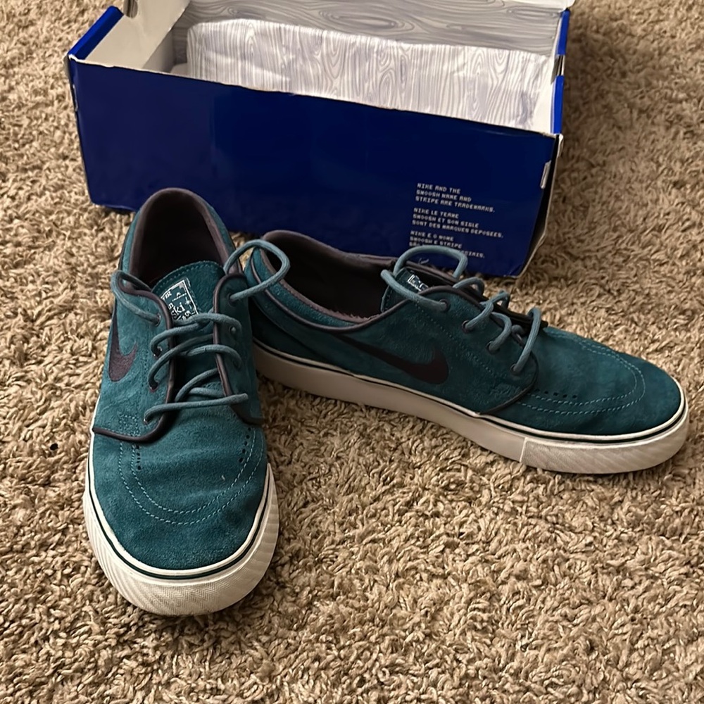 Nike Men's Teal Casual Shoes